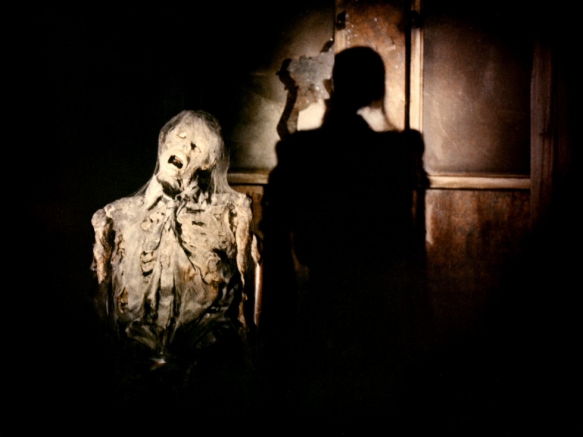 夜深血红(1975)的剧照 夜深血红(1975)的剧照