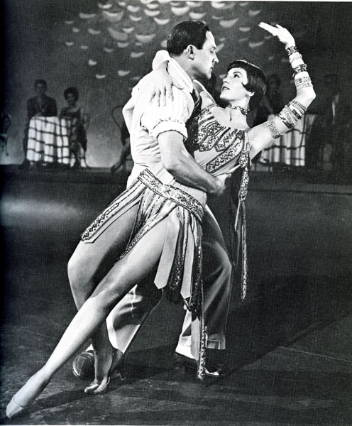 雨中曲(1952)的剧照 雨中曲(1952)的剧照