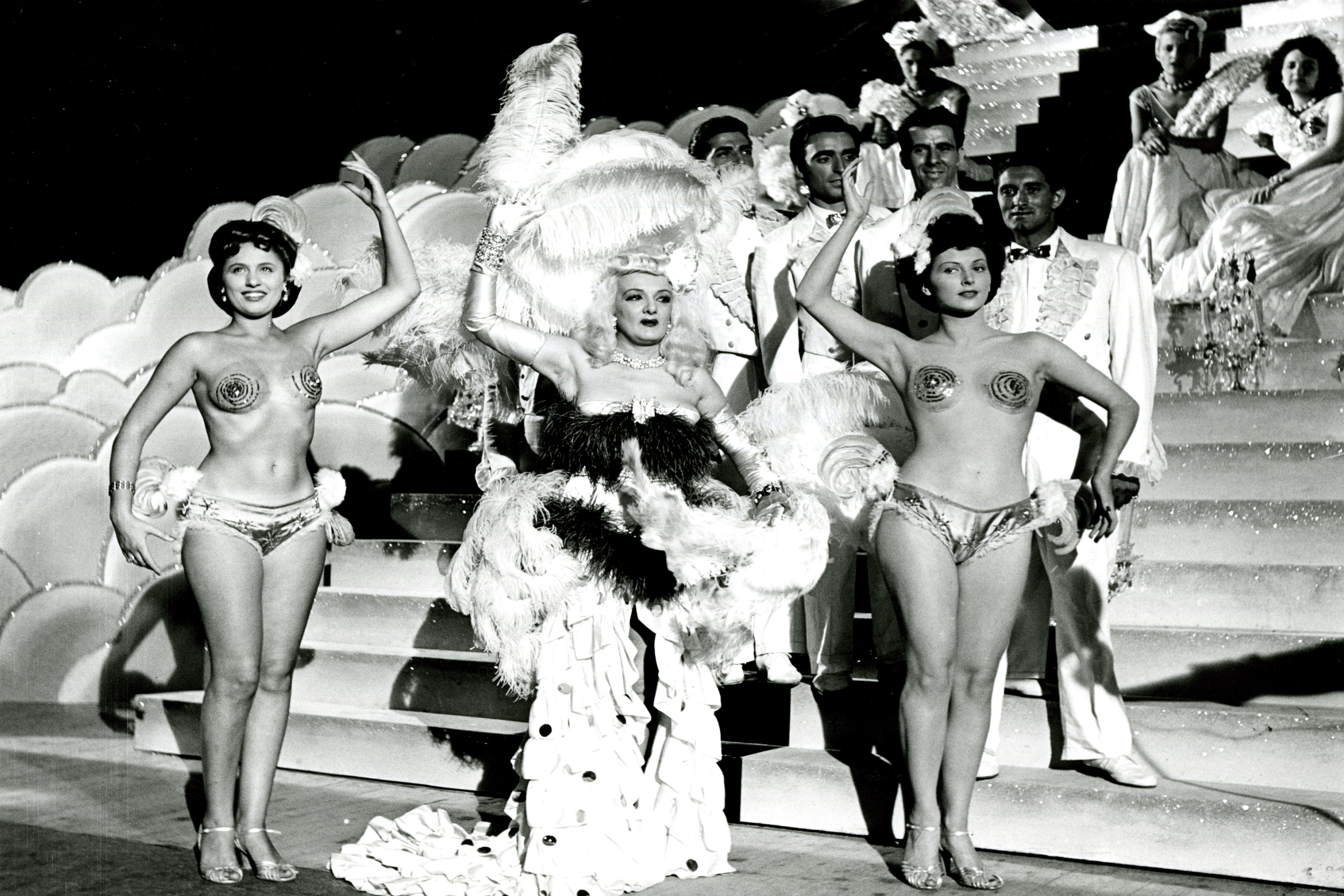 卖艺春秋(1950)的剧照 卖艺春秋(1950)的剧照