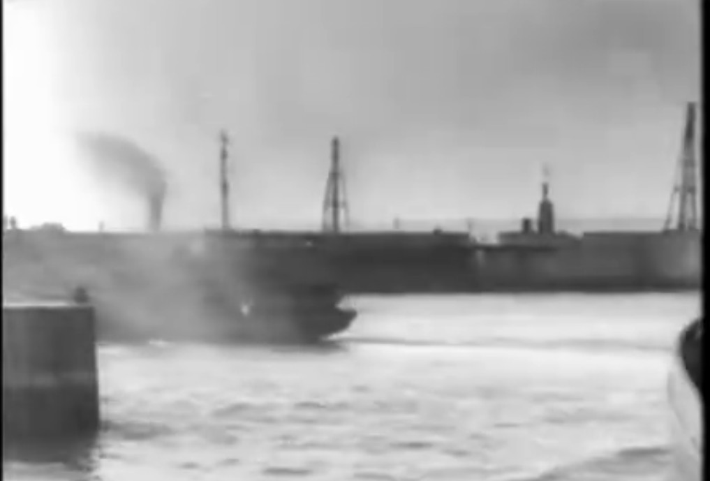 漂网渔船(1929)的剧照 漂网渔船(1929)的剧照