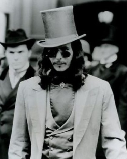 惊情四百年(1992)的剧照 惊情四百年(1992)的剧照