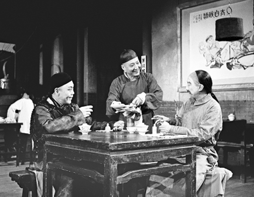 茶馆
(1982)的剧照 茶馆
(1982)的剧照