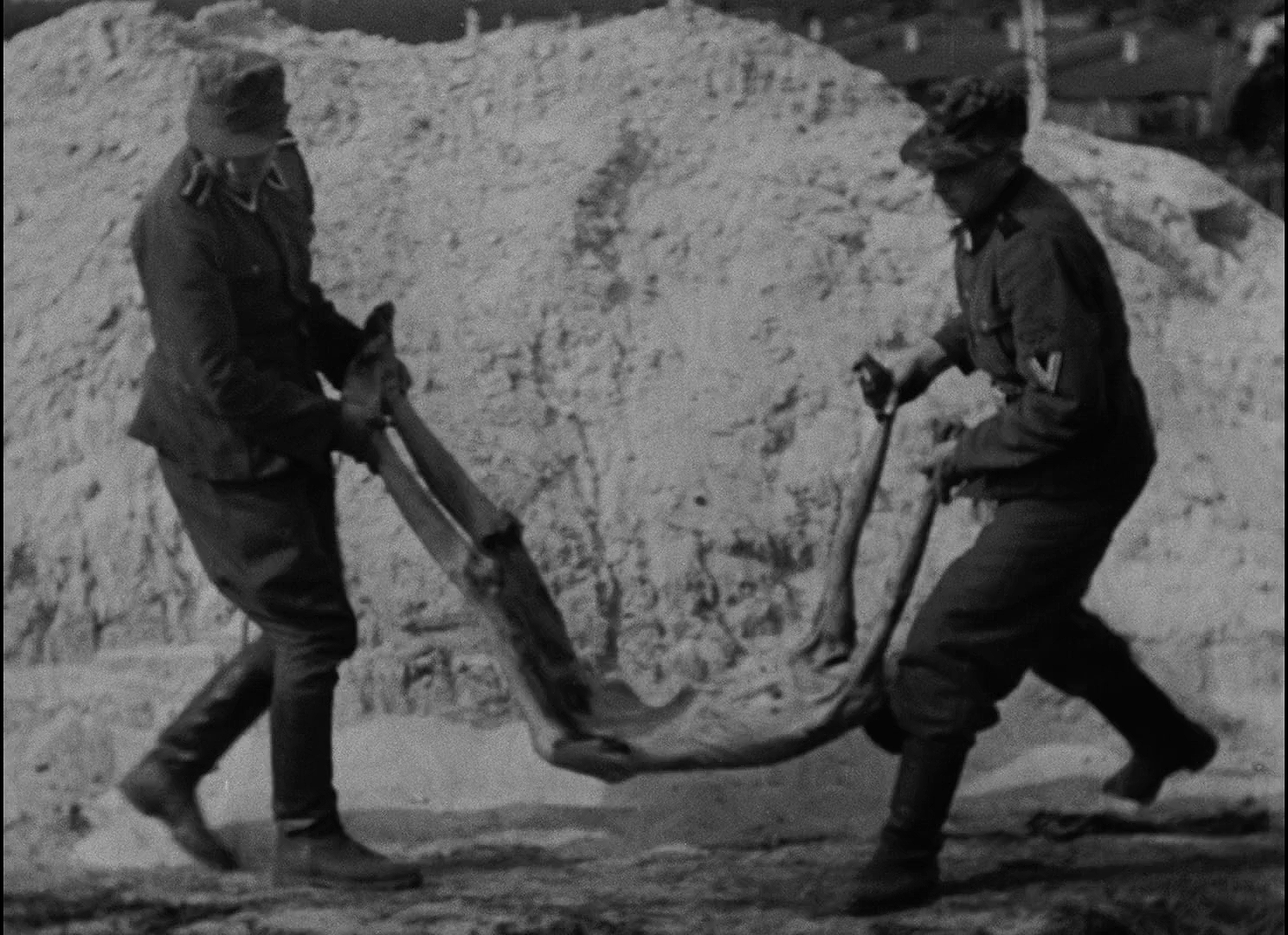 夜与雾(1956)的剧照 夜与雾(1956)的剧照