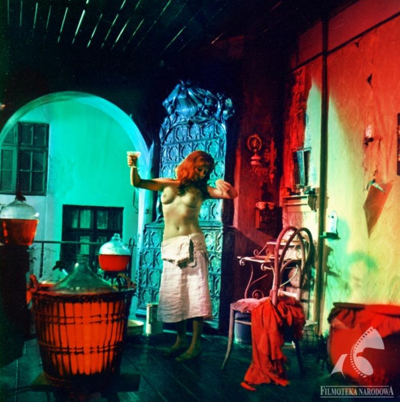 砂制时镜下的疗养院(1973)的剧照 砂制时镜下的疗养院(1973)的剧照