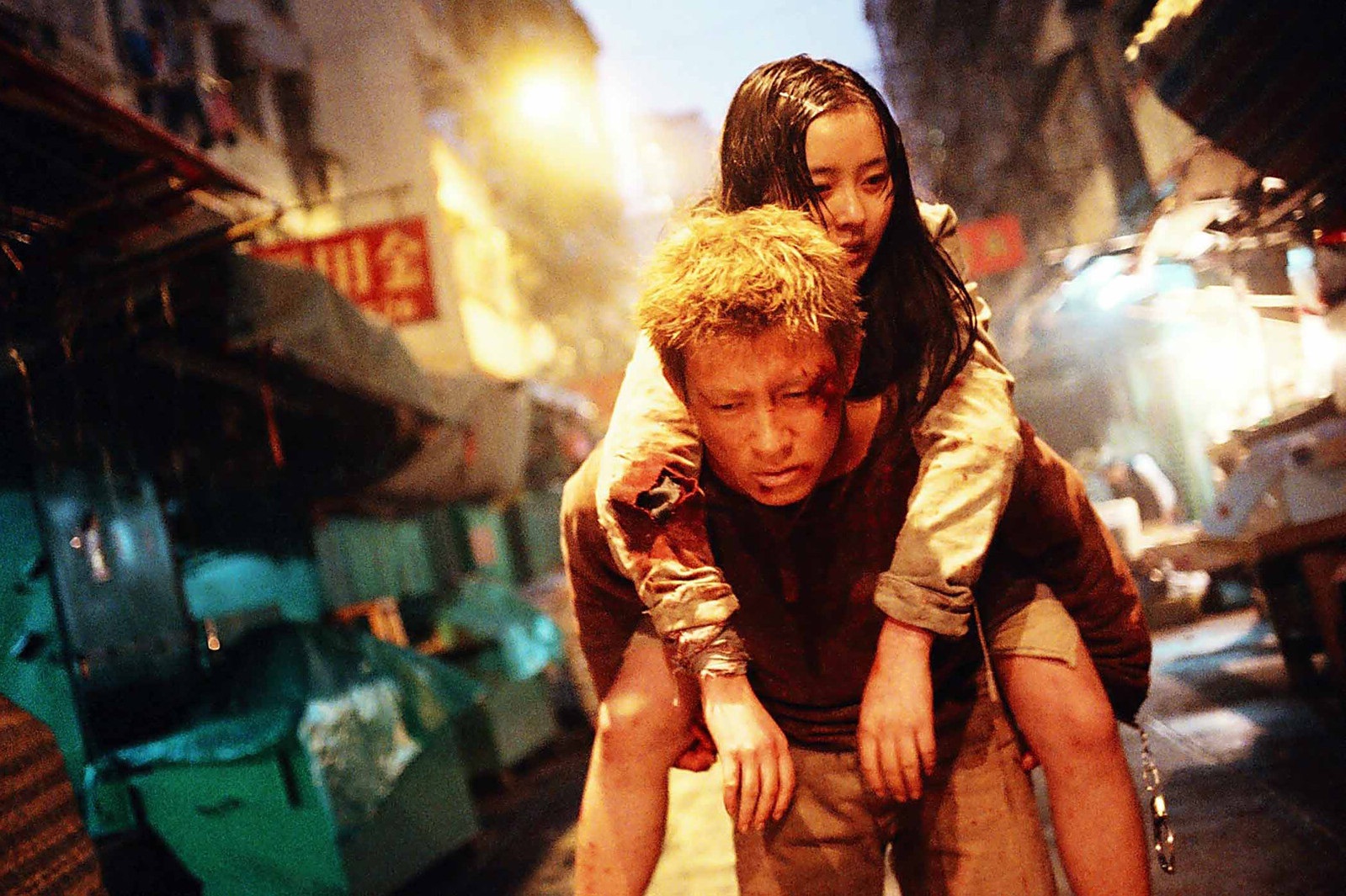 狗咬狗
(2006)的剧照 狗咬狗
(2006)的剧照