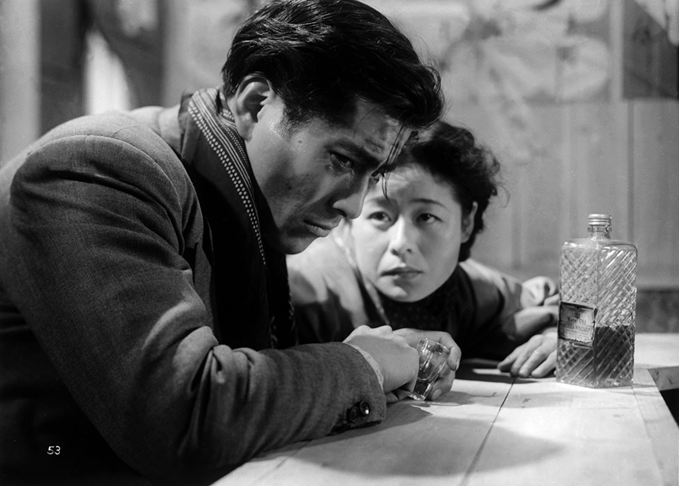 泥醉天使(1948)的剧照 泥醉天使(1948)的剧照
