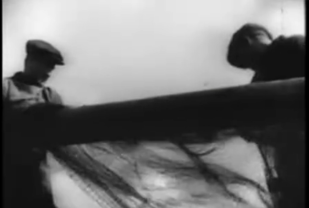 漂网渔船(1929)的剧照 漂网渔船(1929)的剧照