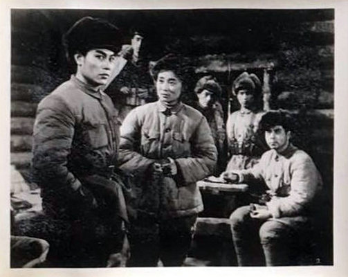 林海雪原
(1960)的剧照 林海雪原
(1960)的剧照