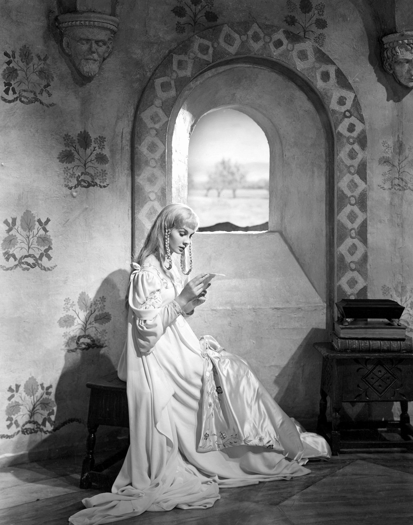 王子复仇记(1948)的剧照 王子复仇记(1948)的剧照