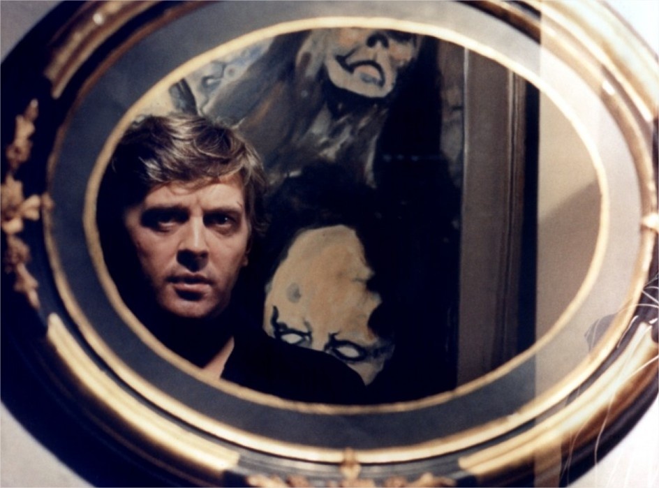 夜深血红(1975)的剧照 夜深血红(1975)的剧照