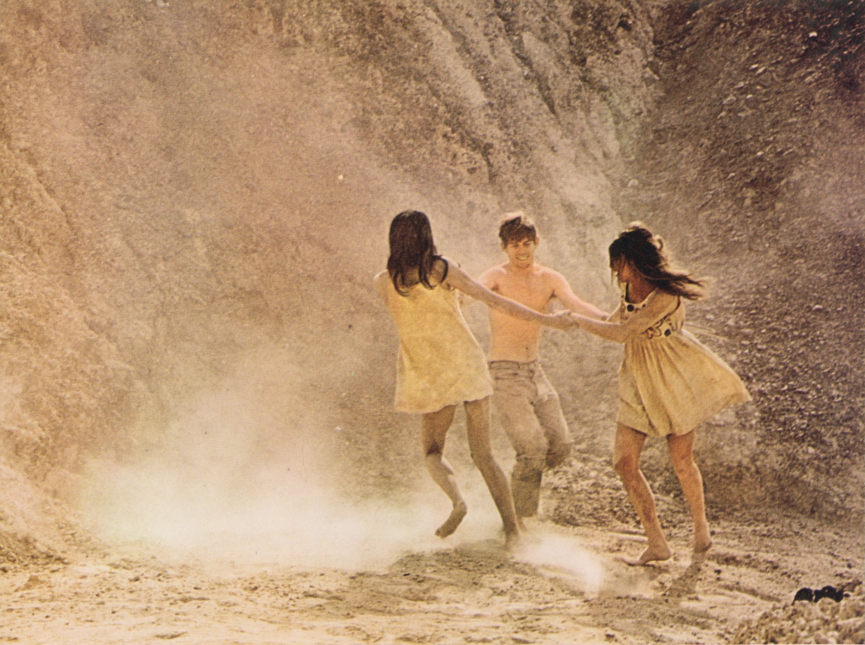 扎布里斯基角(1970)的剧照 扎布里斯基角(1970)的剧照