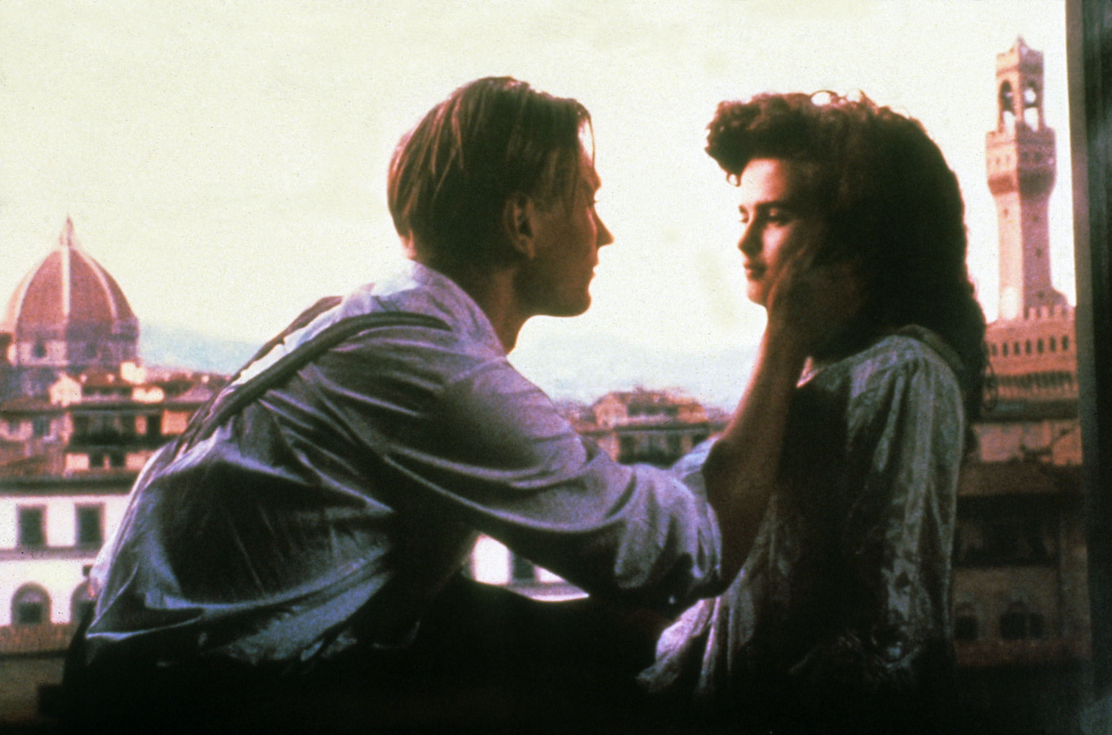 看得见风景的房间(1985)的剧照 看得见风景的房间(1985)的剧照