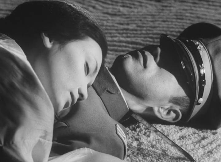 忧国(1966)的剧照 忧国(1966)的剧照