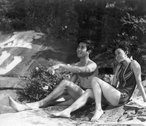 庐山恋
(1980)的剧照 庐山恋
(1980)的剧照