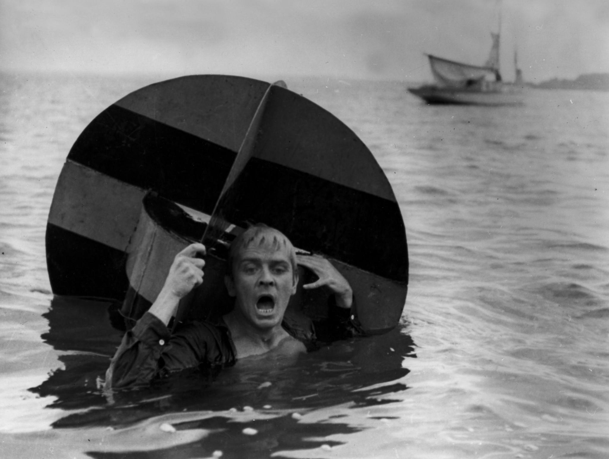 水中刀(1962)的剧照 水中刀(1962)的剧照