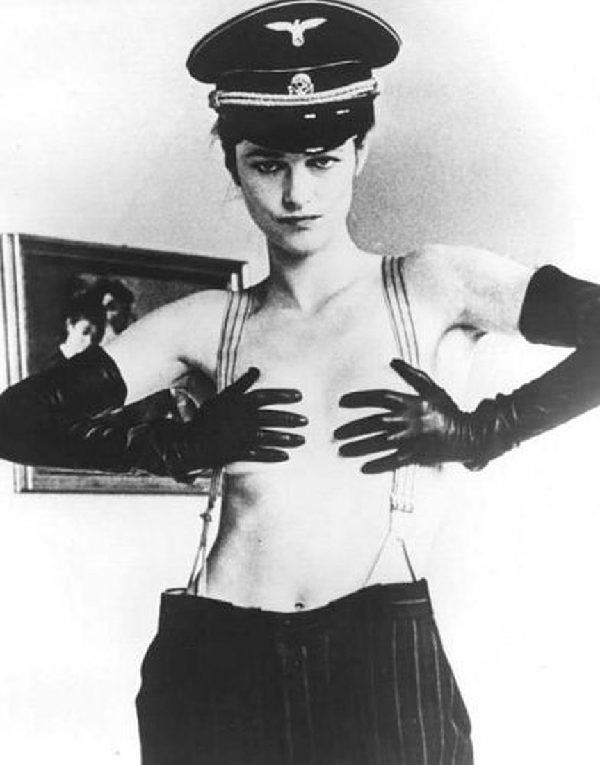 午夜守门人(1974)的剧照 午夜守门人(1974)的剧照