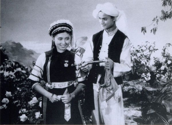 五朵金花
(1959)的剧照 五朵金花
(1959)的剧照