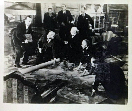 列宁在一九一八(1939)的剧照 列宁在一九一八(1939)的剧照