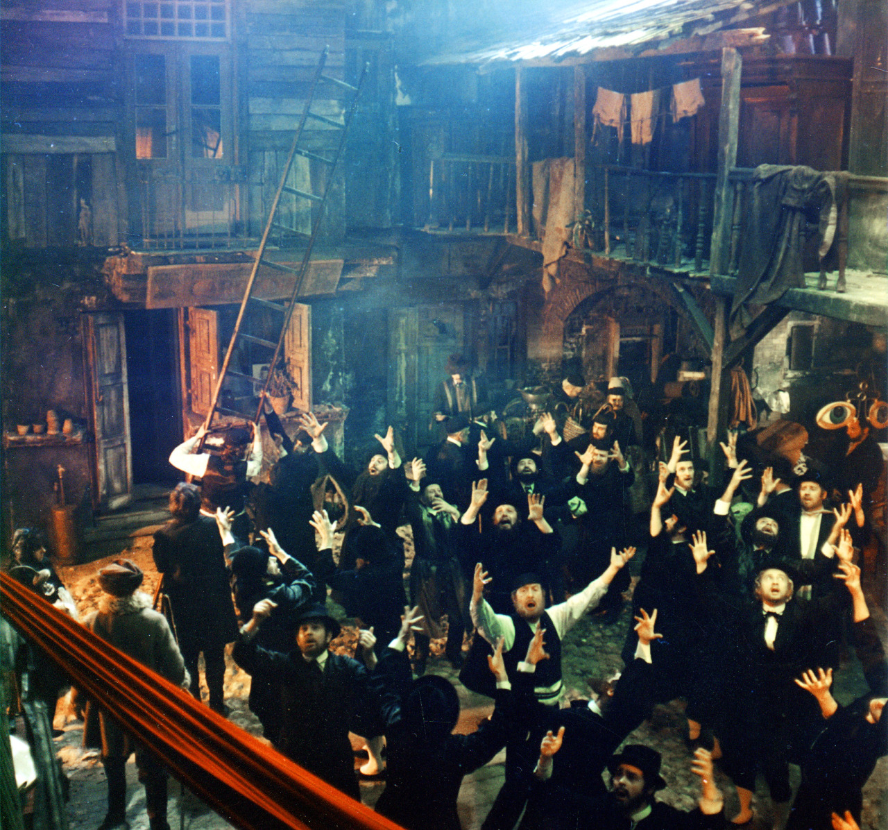 砂制时镜下的疗养院(1973)的剧照 砂制时镜下的疗养院(1973)的剧照