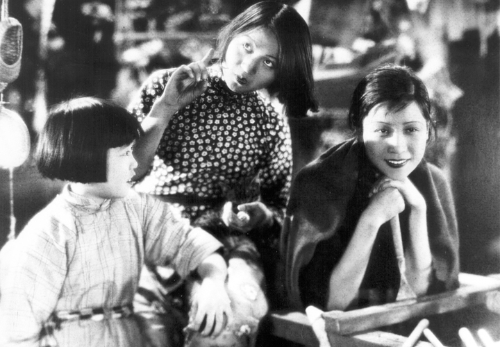 小玩意
(1933)的剧照 小玩意
(1933)的剧照