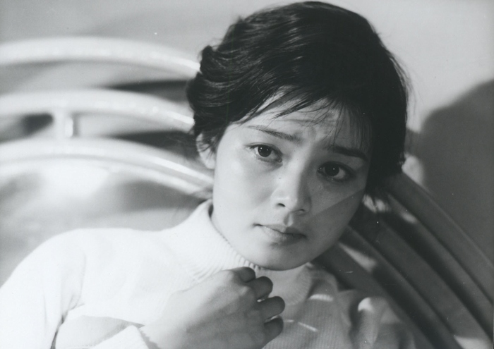 苦恼人的笑
(1979)的剧照 苦恼人的笑
(1979)的剧照