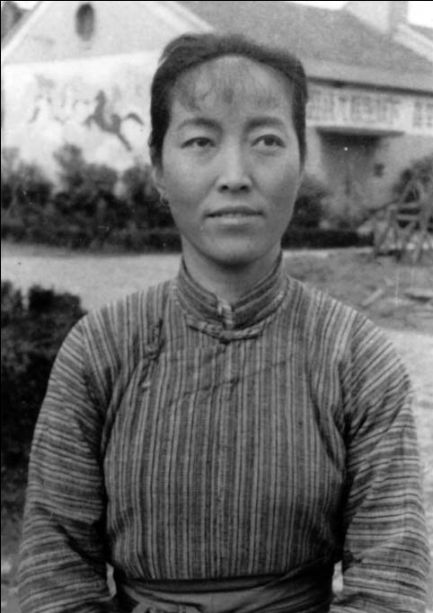 枯木逢春
(1961)的剧照 枯木逢春
(1961)的剧照