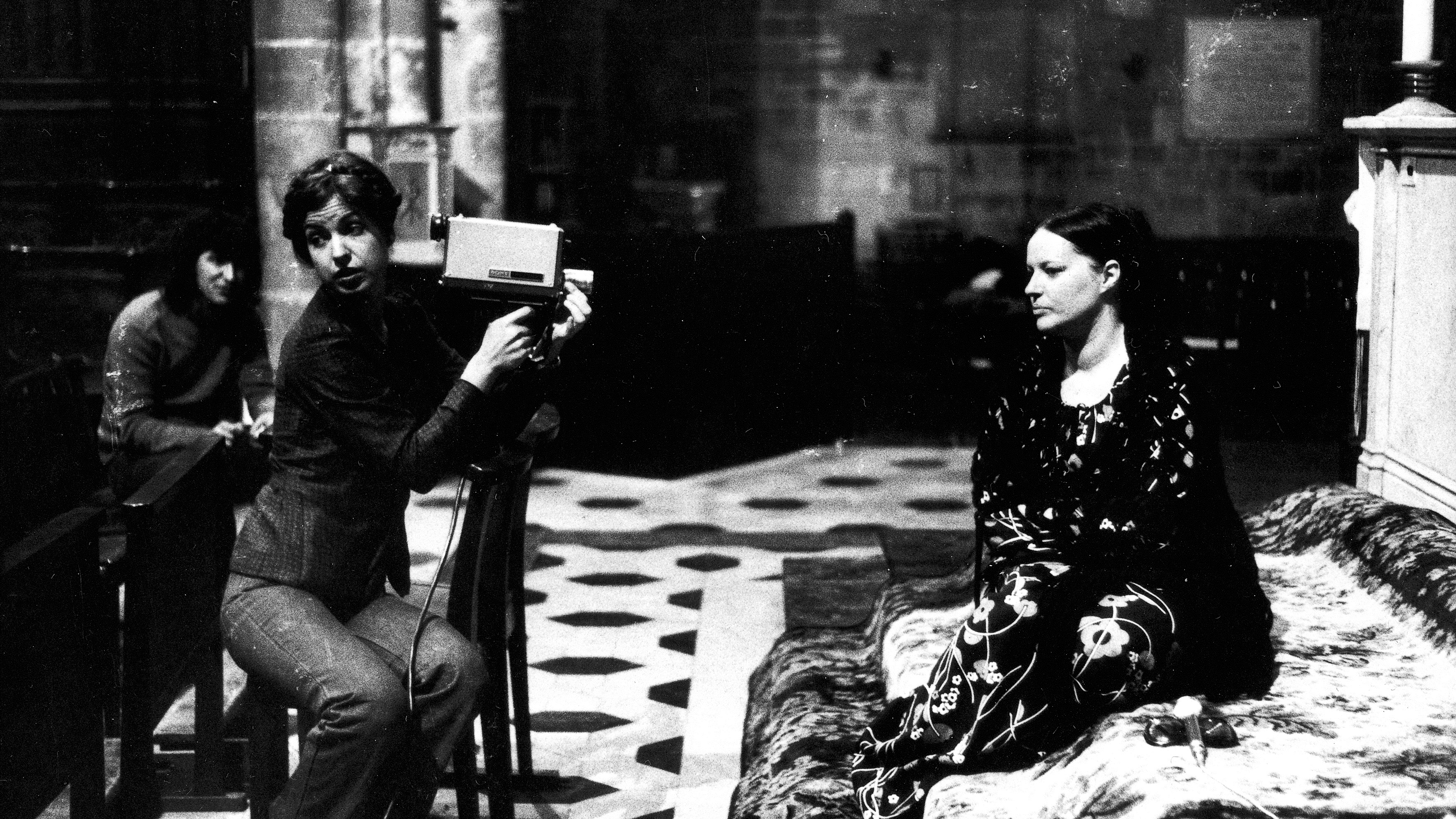 德菲因与卡罗尔:反叛缪斯(2019)的剧照 德菲因与卡罗尔:反叛缪斯(2019)的剧照