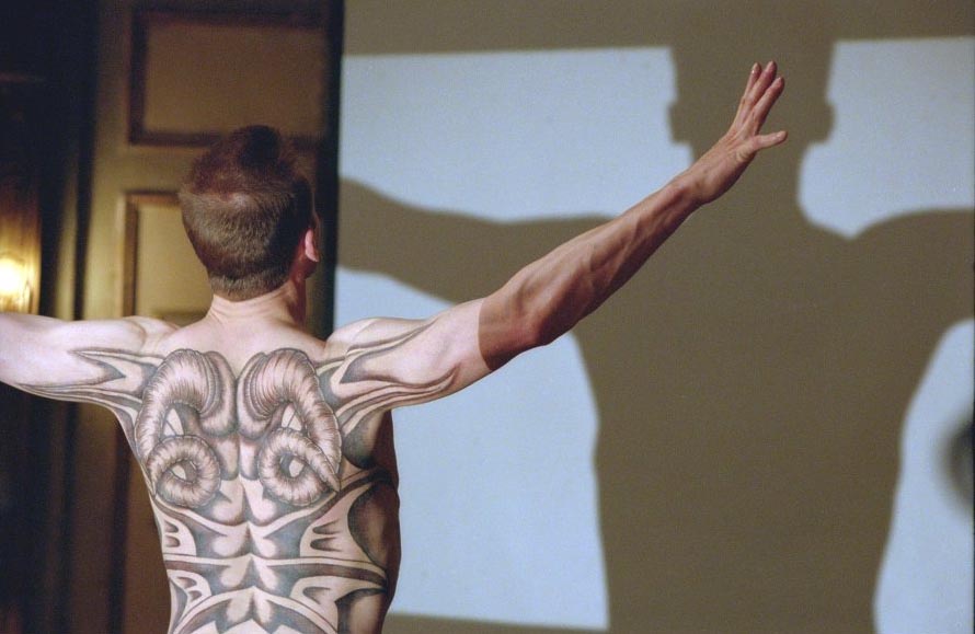 红龙(2002)的剧照 红龙(2002)的剧照