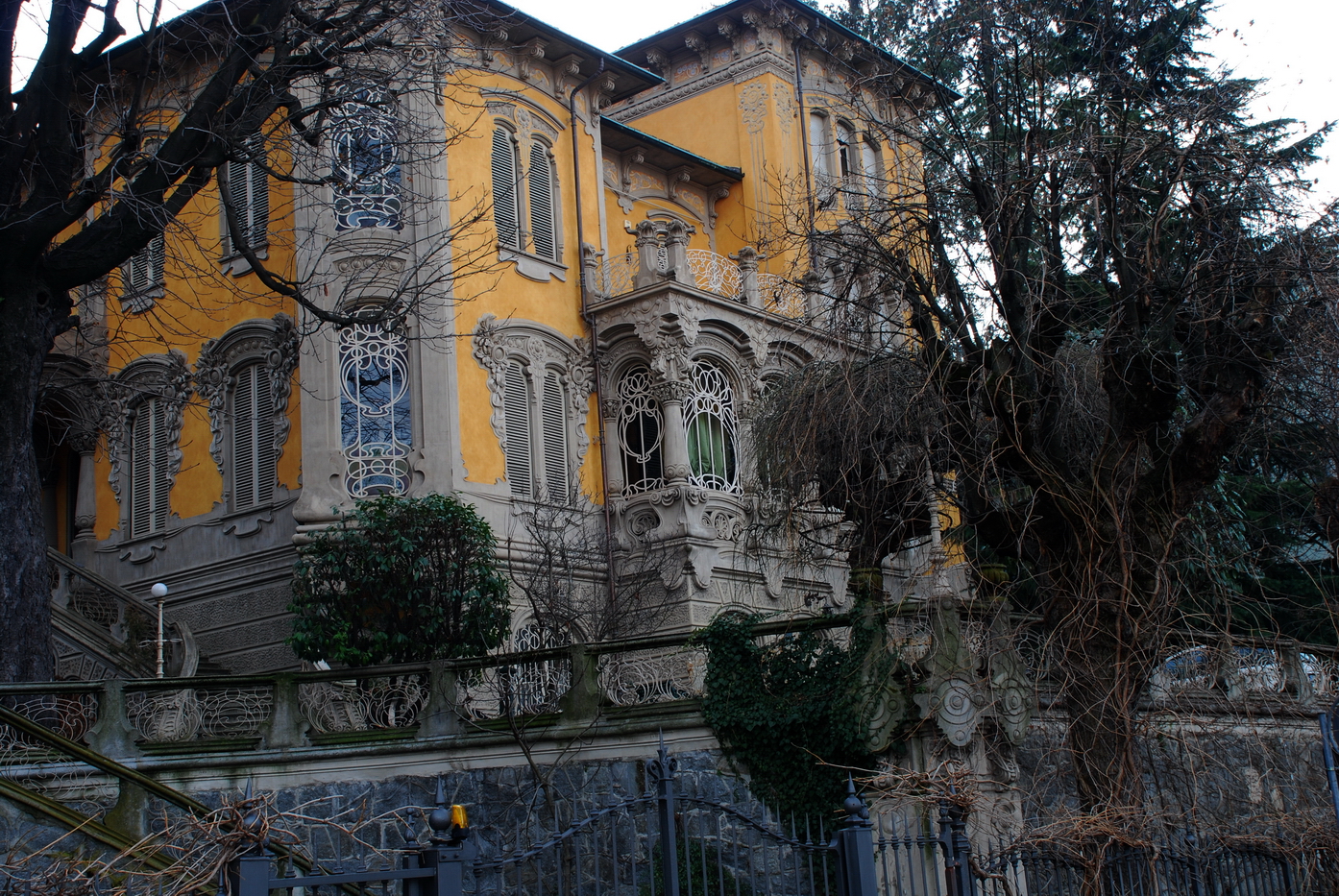 夜深血红(1975)的剧照 夜深血红(1975)的剧照