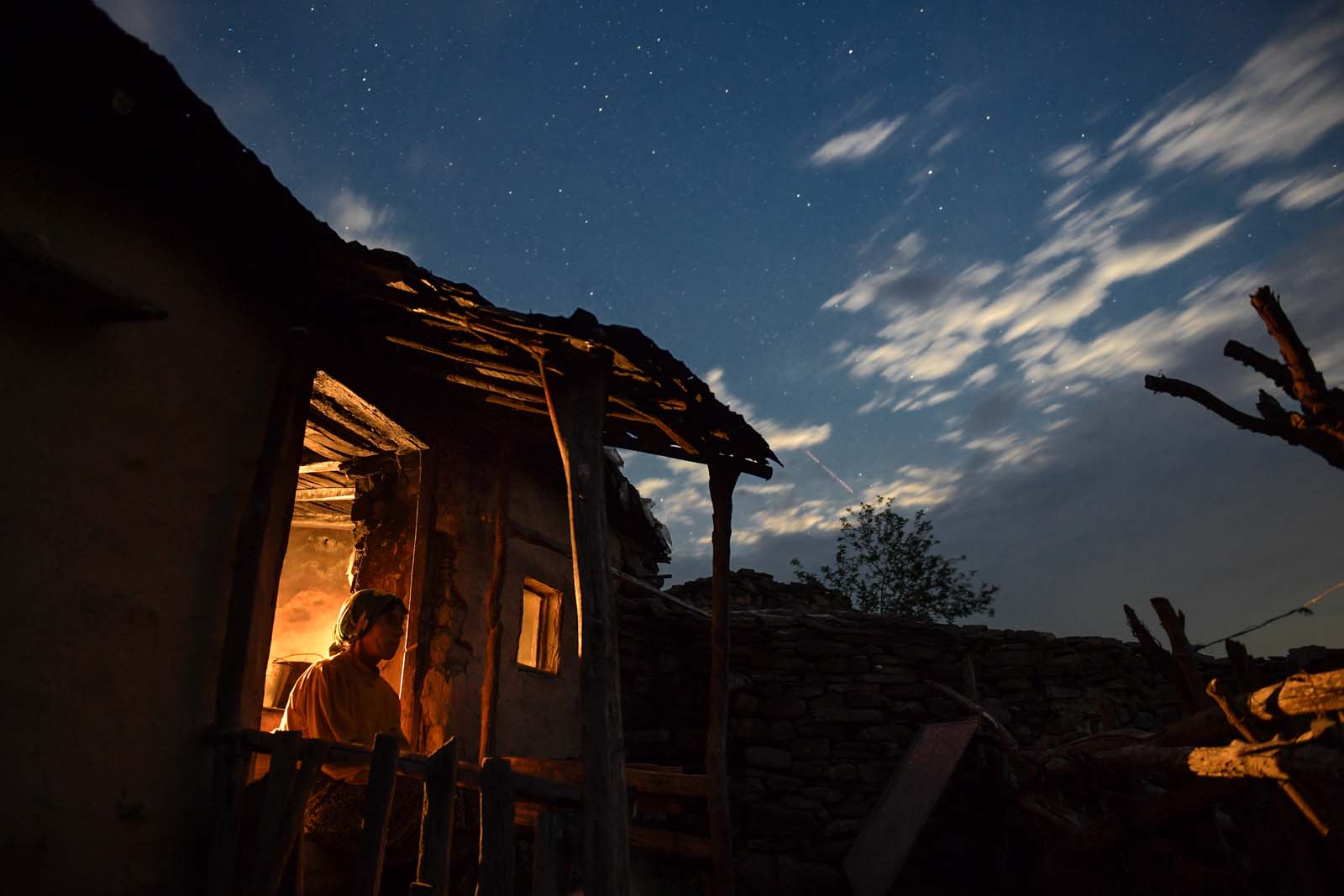 蜂蜜之地(2019)的剧照 蜂蜜之地(2019)的剧照