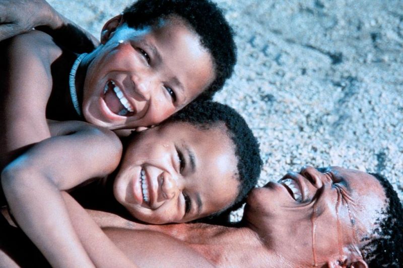 上帝也疯狂2(1989)的剧照 上帝也疯狂2(1989)的剧照