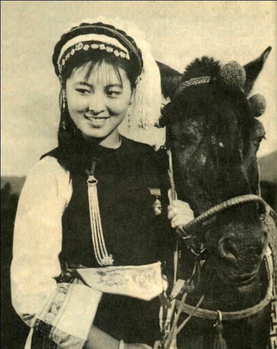 五朵金花
(1959)的剧照 五朵金花
(1959)的剧照