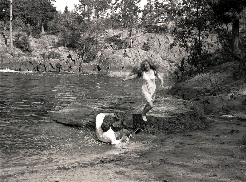 这里的黎明静悄悄(1972)的剧照 这里的黎明静悄悄(1972)的剧照