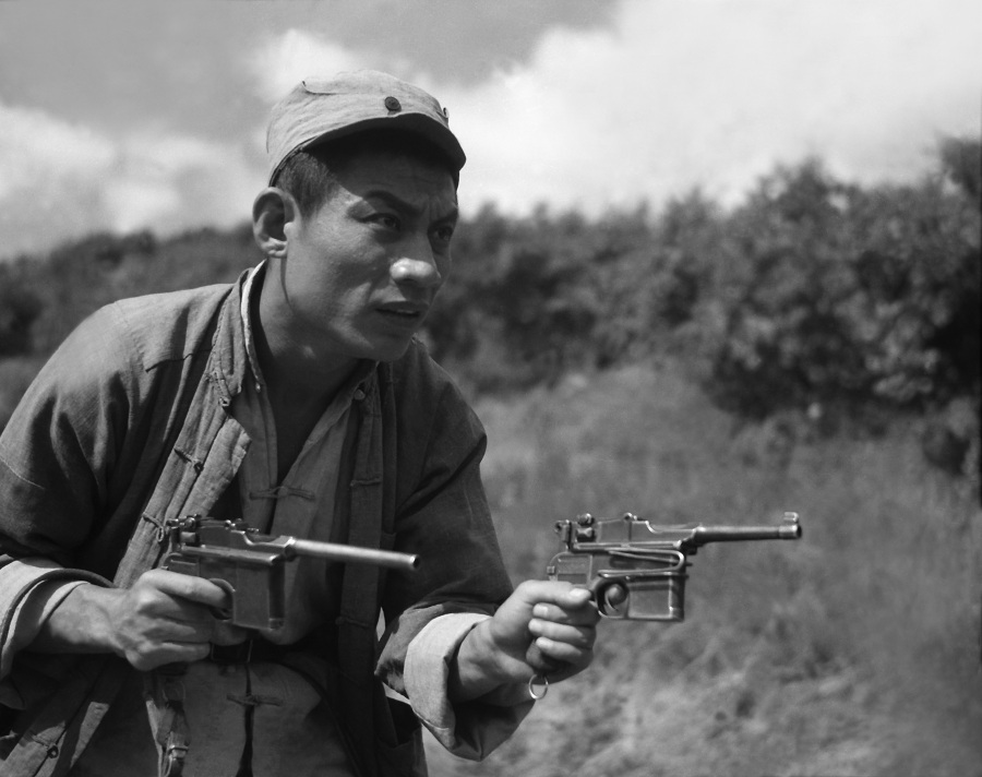 平原游击队
(1955)的剧照 平原游击队
(1955)的剧照