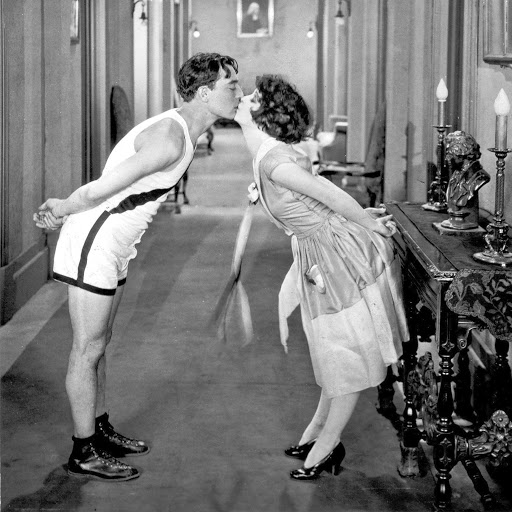 大学(1927)的剧照 大学(1927)的剧照