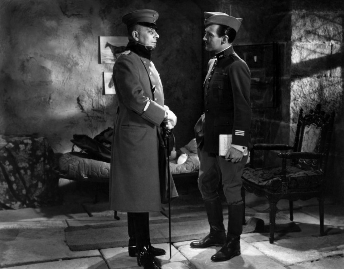 大幻影(1937)的剧照 大幻影(1937)的剧照