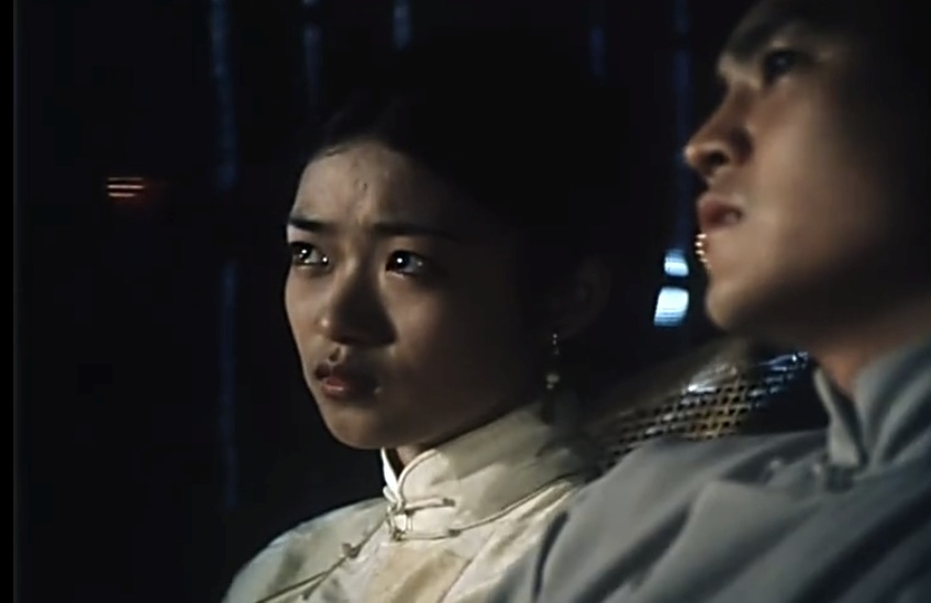 庭院里的女人
(2001)的剧照 庭院里的女人
(2001)的剧照