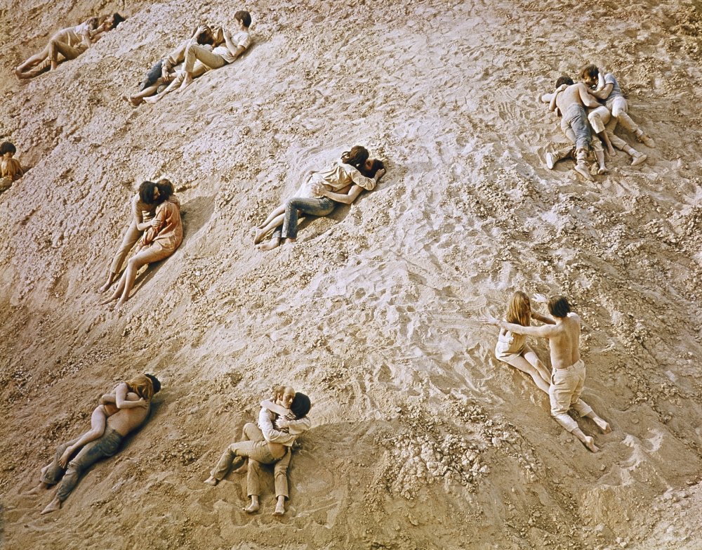 扎布里斯基角(1970)的剧照 扎布里斯基角(1970)的剧照