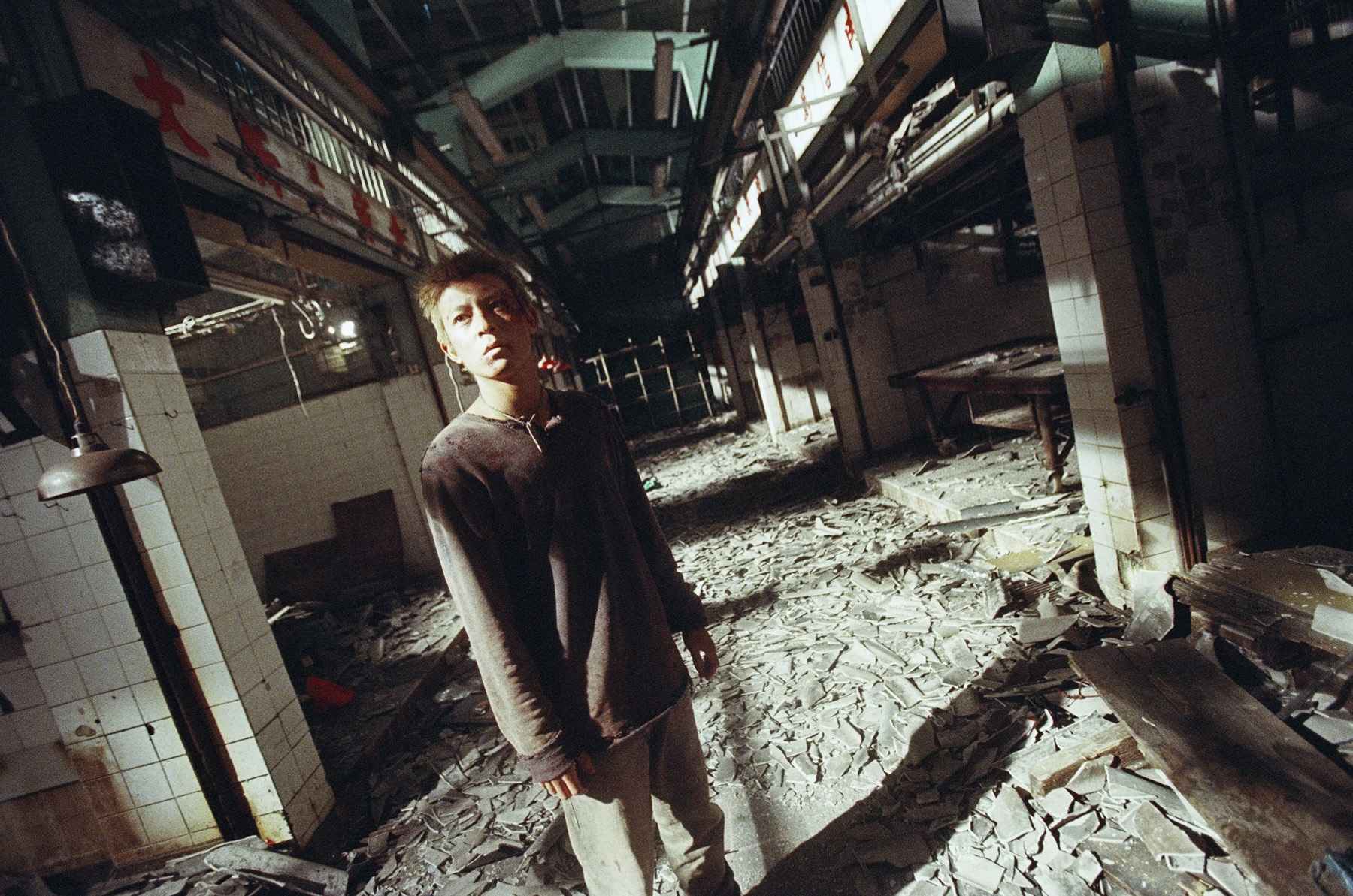 狗咬狗
(2006)的剧照 狗咬狗
(2006)的剧照