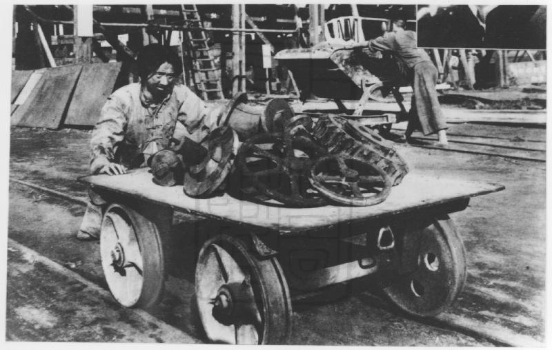 桃李劫
(1934)的剧照 桃李劫
(1934)的剧照