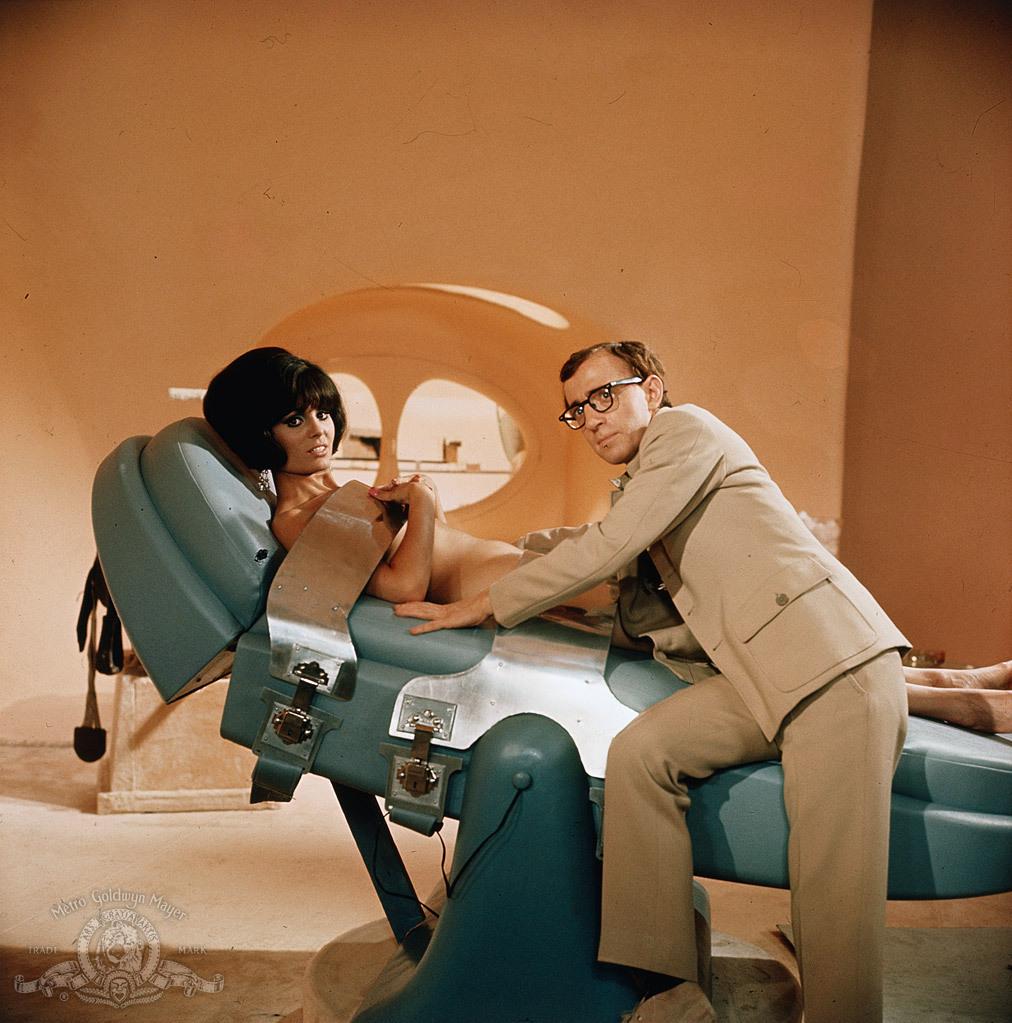 007别传之皇家夜总会(1967)的剧照 007别传之皇家夜总会(1967)的剧照