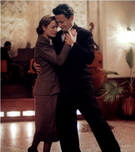 东方西方(1999)的剧照 东方西方(1999)的剧照