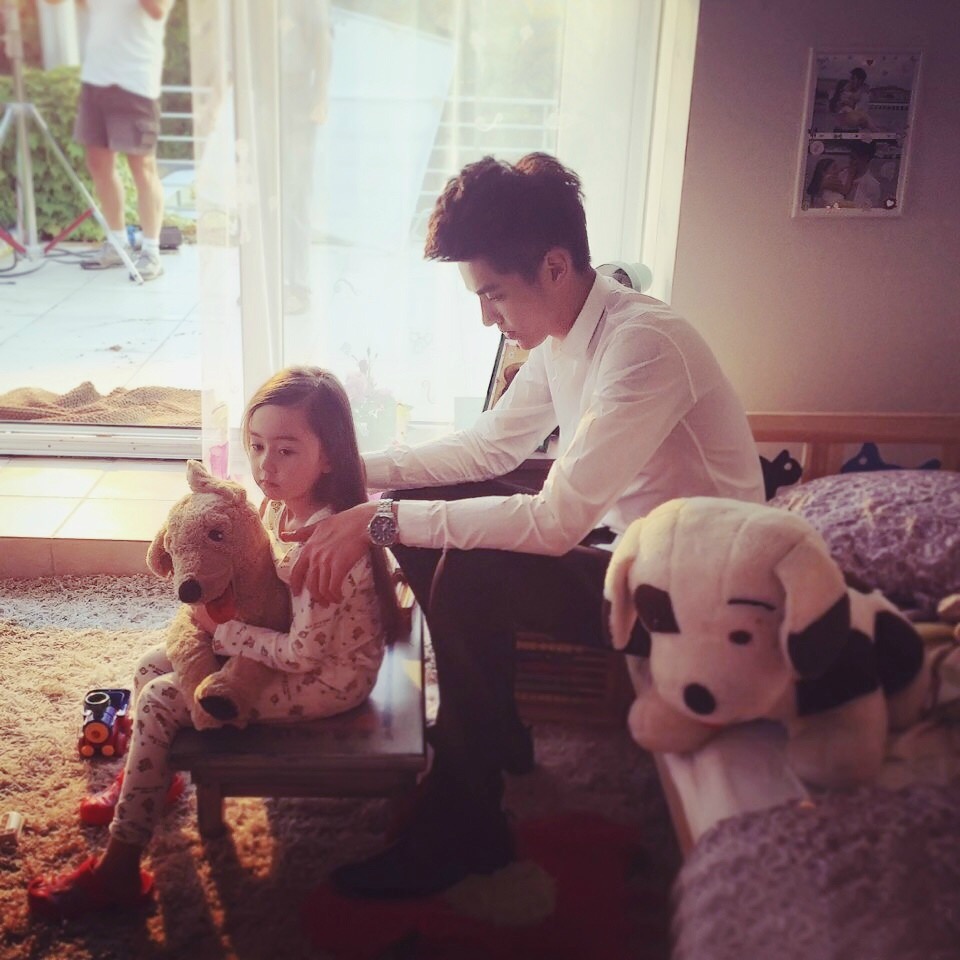 有一个地方只有我们知道
(2015)的剧照 有一个地方只有我们知道
(2015)的剧照