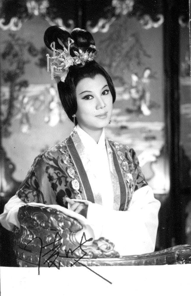 女秀才
(1966)的剧照 女秀才
(1966)的剧照