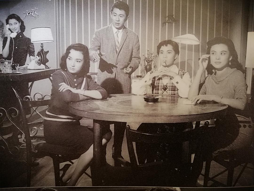 四千金
(1957)的剧照 四千金
(1957)的剧照