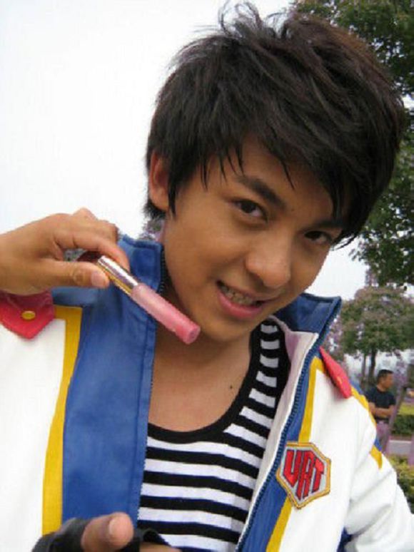 金甲战士
(2008)的剧照 金甲战士
(2008)的剧照