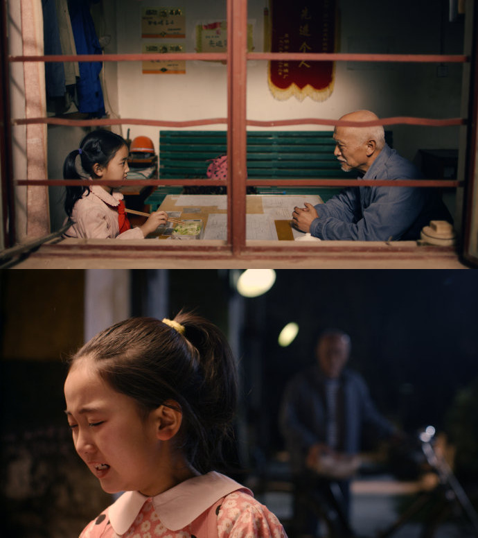 路灯下的小女孩
(2013)的剧照 路灯下的小女孩
(2013)的剧照