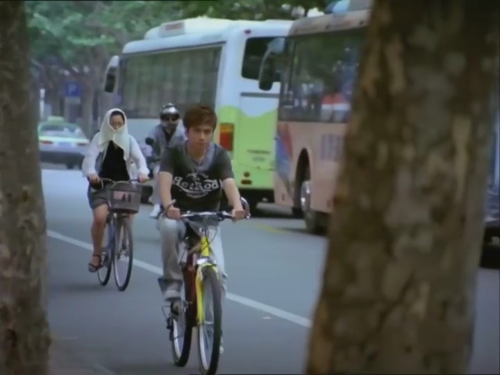 短信一月追
(2005)的剧照 短信一月追
(2005)的剧照