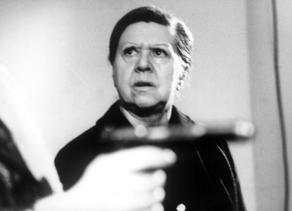 卡斯特婆婆升天记(1975)的剧照 卡斯特婆婆升天记(1975)的剧照