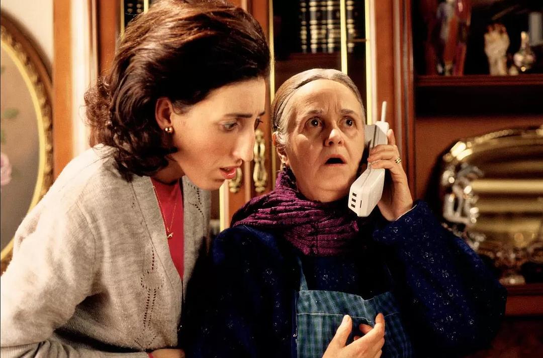 我的秘密之花(1995)的剧照 我的秘密之花(1995)的剧照